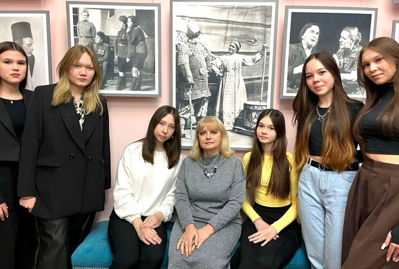 29 февраля обучающиеся 9а класса МАОУ «СОШ 40» г.Чебоксары посетили премьеру спектакля «Пиковая дама» в Русском драматическом театре