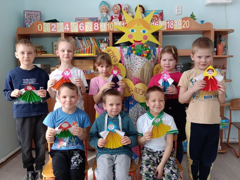 Знакомство детей с традициями русских народных праздников.