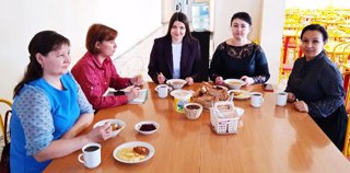 В МБОУ «Шемуршинская СОШ» продолжается проект «Завтрак с директором»