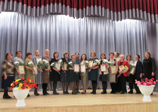 Самые лучшие классные руководители Ядринского муниципального округа награждены грамотами и призами.