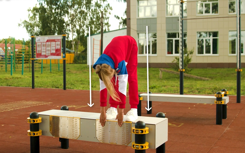 Методический ролик: Наклон вперед из положения стоя на гимнастической скамье