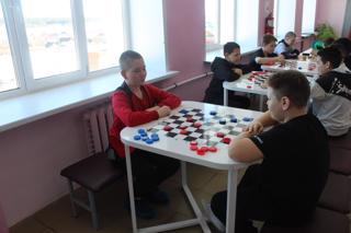 Школьный турнир по шашкам