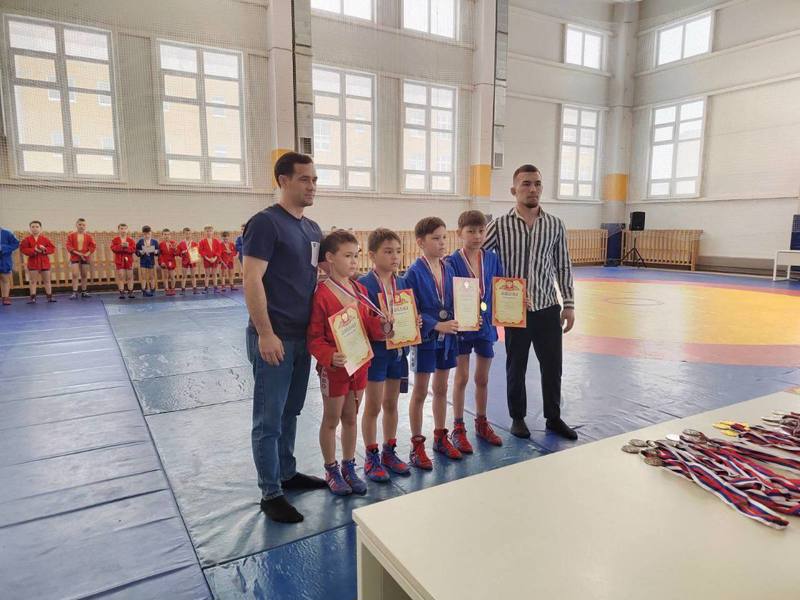 Ученик 3 Е класса Васильев Савелий занял 1 место в Республиканском турнире по борьбе САМБО среди юношей 8-10 лет.