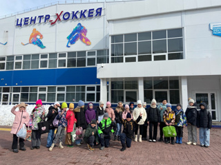 Члены  школьного спортивного клуба посетили Центр хоккея