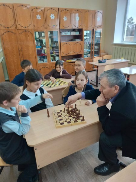 Мастер-класс по шашкам и шахматам