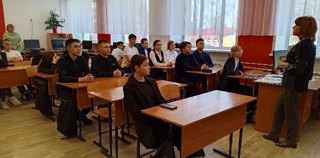 2 апреля в МБОУ «Шемуршинская СОШ» прошла встреча обучающихся 9-11 классов с представителями УлГТУ