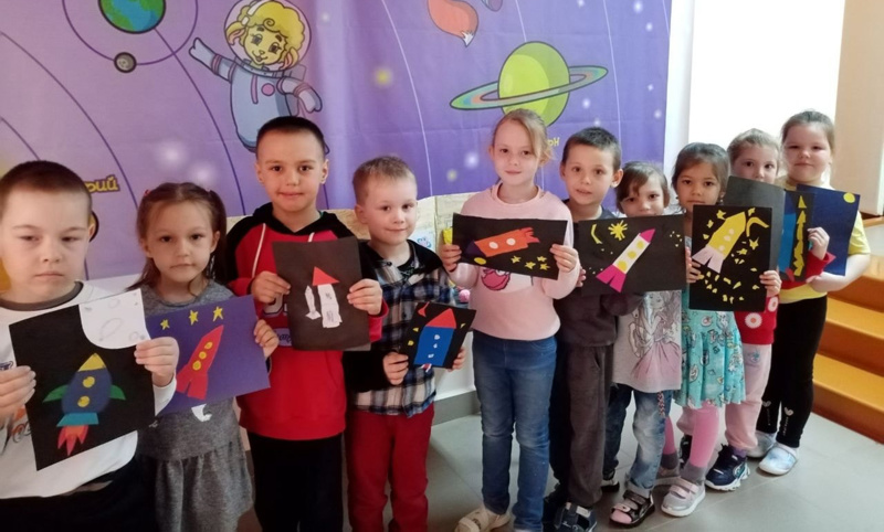 В нашем детском саду прошла тематическая неделя, посвящённая Дню космонавтики.