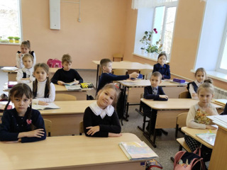 15 апреля для учеников 1-4 классов занятие началось с виртуальной экскурсии в дом-музей Н.В. Гоголя