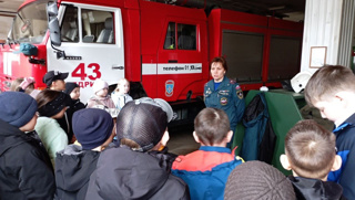 Экскурсия в пожарно-спасательную часть г.Ядрина
