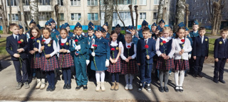 Сегодня, 19 апреля состоялся митинг с возложением цветов к стеле «Боевой путь 324 Стрелковой дивизии», посвящённый Дню памяти жертв геноцида советского народа нацистами и их пособниками