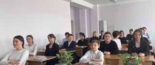 В рамках «Разговоры о важном» ученики 7Б класса погрузились в захватывающий мир талантливого русского писателя Николая Гоголя.