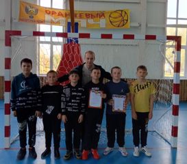 Команда мальчиков МБОУ «Стемасская ООШ» заняла 1 место в  Первенстве по мини-футболу.
