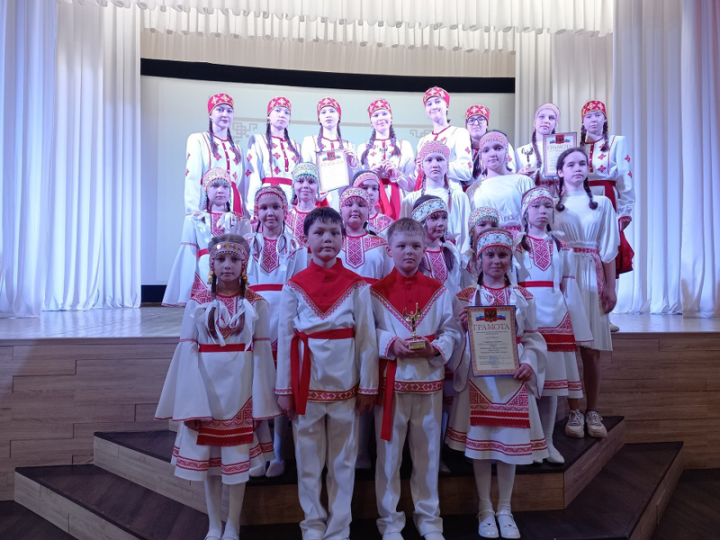 Танцевальные коллективы школы- призеры муниципального конкурса«Чӑваш ташши»