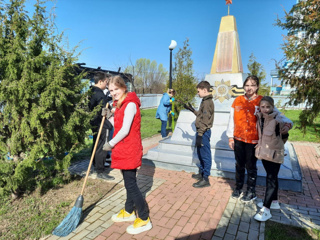 Доброй традицией  для учащихся и работников МБОУ "Алтышевская ООШ "  стал апрельский экологический субботник.