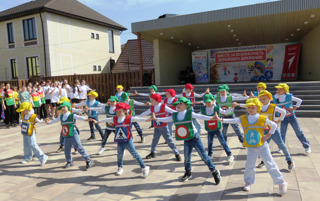 Воспитанники детского сада приняли участие в муниципальном конкурсе флешмобов «Молодёжь – за безопасность дорожного движения»