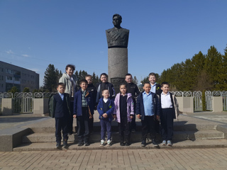 Первоклассники посетили Мемориальный комплекс лётчика-космонавта СССР  А. Г. Николаева  в с.Шоршелы.