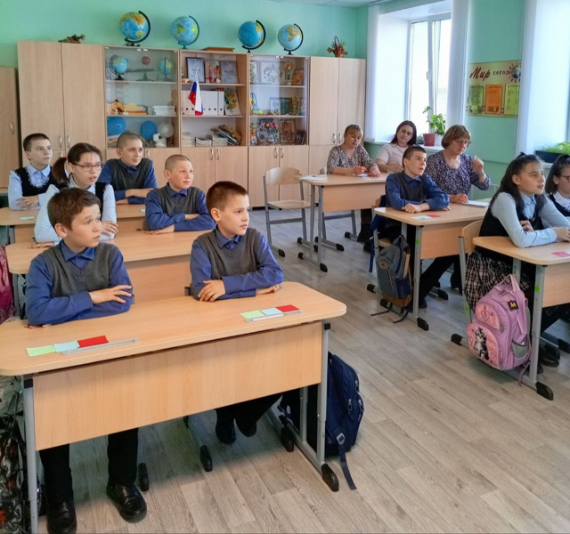 24 апреля воспитатель 5 класса Яковлева И. В. провела открытый классный час на тему "Вежливость- это сила, слабость или необходимость"