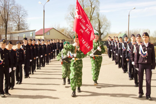 В Урмарском муниципальном округе стартовала патриотическая акция «Часовой у Знамени Победы»