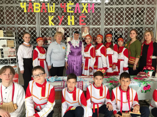 25 апреля, День чувашского языка, в школе состоялась встреча с мастерицей-вышивальщицей Г. Г. Федоровой из деревни Искеево Яндуши