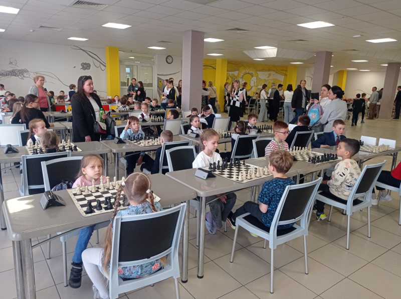 20 апреля в школе N65 города Чебоксары состоялся региональный этап Всероссийских командных соревнований по шахматам «Дебют»