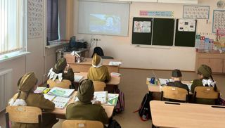 25 апреля  в 1б классе прошёл классный час, приуроченный к Всероссийскому Дню эколят