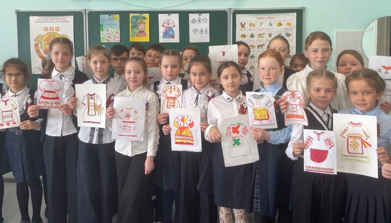 В начальных классах средней школы №7 прошли уроки   «Национальный костюм чувашского народа»