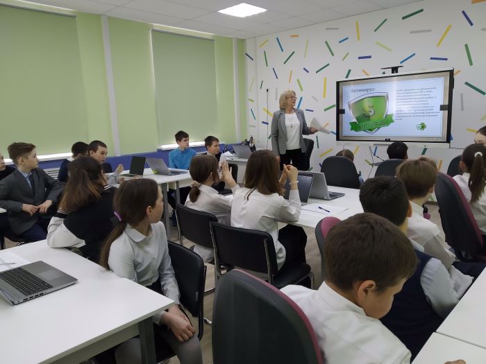 Учащиеся 6А школы №7  посетили Центр цифрового образования детей "IT - Куб"