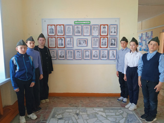 Стена памяти из портретов участников Великой Отечественной войны,а также тружеников тыла