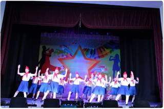 В Международный День танца прошёл городской конкурс «Танцевальный фейерверк», в конкурсе приняли участие творческие коллективы Дома детского творчества.