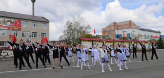 Преподаватели и обучающиеся школы искусств приняли участие в торжественных мероприятиях, посвященных 79-й годовщине Великой Победы.