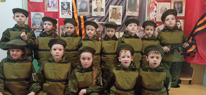 В преддверии  Дня Победы в дошкольных образовательных организацияхи прошли торжественные мини-парады дошколят, посвящённые 79-ой годовщине Победы в Великой Отечественной войне