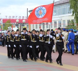 Морской кадетский класс на параде Победы