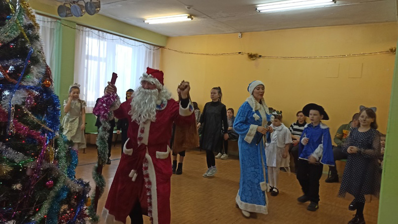 В школе прошли новогодние мероприятия