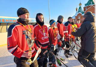 Прошел турнир по хоккею памяти учителя физкультуры В.З. Афанасьева