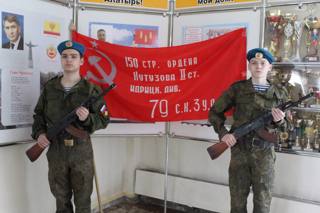 8 мая обучающиеся гимназии приняли участие во всероссийской акции «Часовой у Знамени Победы»