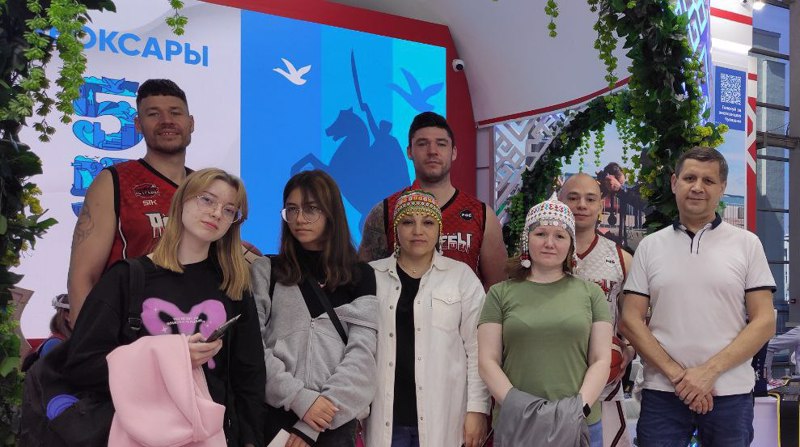 Педагоги и обучающиеся Ибресинской средней школы №1" посетили Международную выставку-форум "Россия"