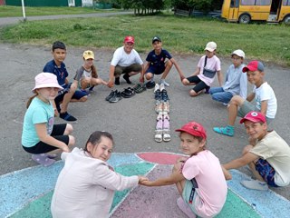 "День Первых" в пришкольном лагере "Улыбка"