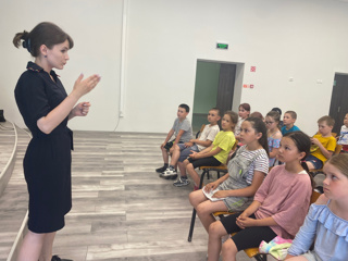 Инспектор ОПДН Ларькова Дарья Алексеевна посетила наш пришкольный лагерь