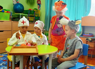 Сегодня в преддверии Дня медицинского работника в детском саду прошел день Айболита.