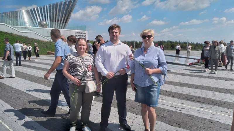 Церемония возложения цветов к Мемориалу «Строителям безмолвных рубежей»