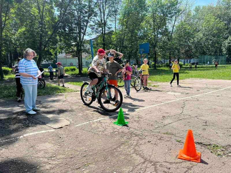 18 июня в пришкольном лагере «Планета детства» МАОУ «СОШ №40» г.Чебоксары прошел конкурс "Фигурное вождение велосипеда"