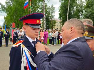 Кадеты простились со Знаменем 