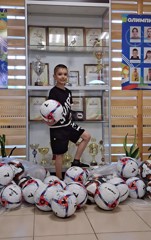 У юных футболистов Красноармейского округа появились новые мячи