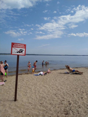 В жаркие и солнечные дни популярностью пользуются городские пляжи