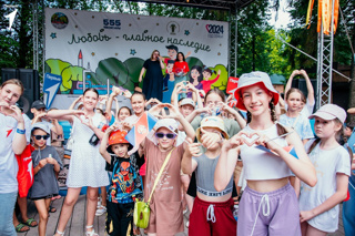 В преддверии Дня семьи, любви и верности 6 июля 2024 года в детском парке имени А.Г. Николаева состоялся Большой семейный пикник