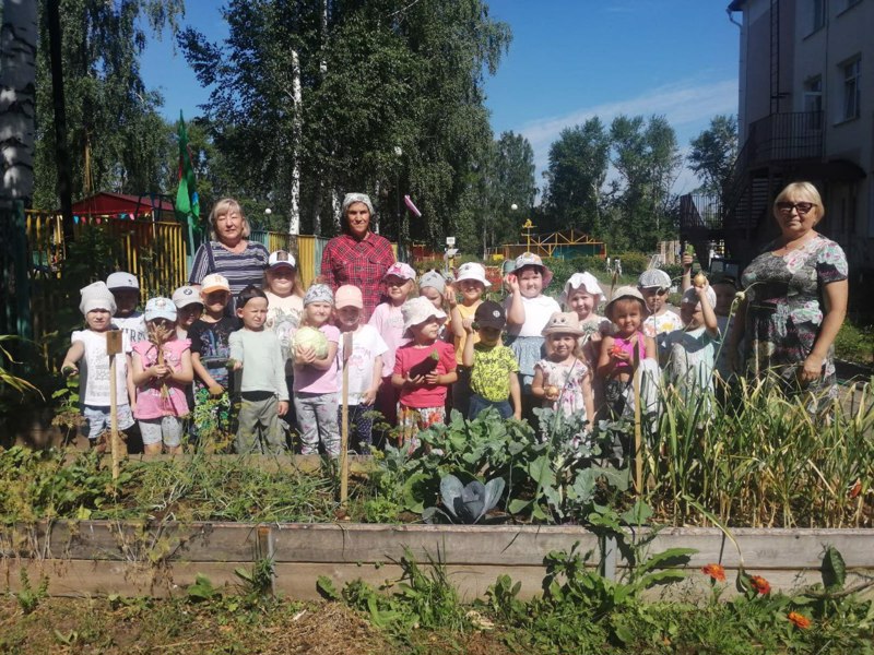 В агрономы б я пошел, пусть меня научат.