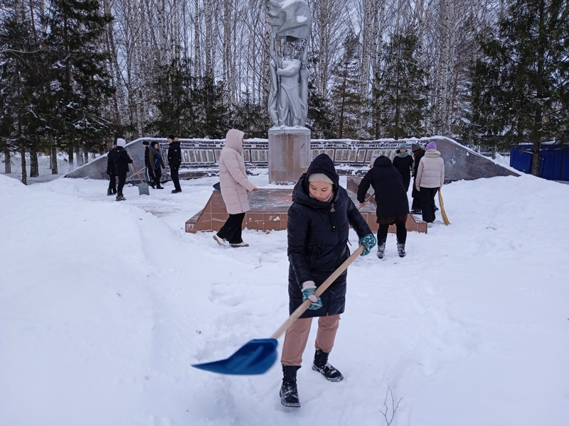 Акция "Чистый памятник"