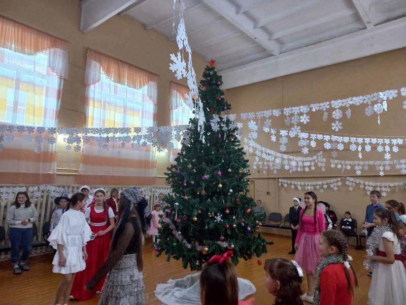 Новогодний праздник для особенных детей)