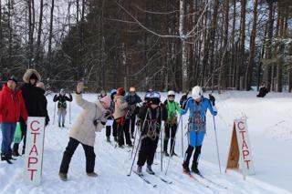 Команда МАОУ СОШ N3 г. Ядрина (с. Засурье) заняла 1 место  в соревнованиях по спортивному туризму на лыжных дистанциях «Снежинка-2024»