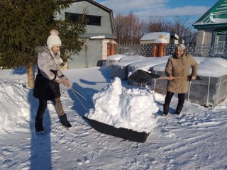 Волонтеры провели акцию "Снежный десант"